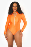 Body naranja de cuello redondo y manga larga